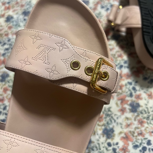 Authentic Louis Vuitton Bom Día Flat Mules - Picture 2 of 7